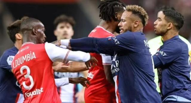 2026年世界杯官网-巴斯滕：内马尔很脏 他能对别人犯规 别人不能碰他