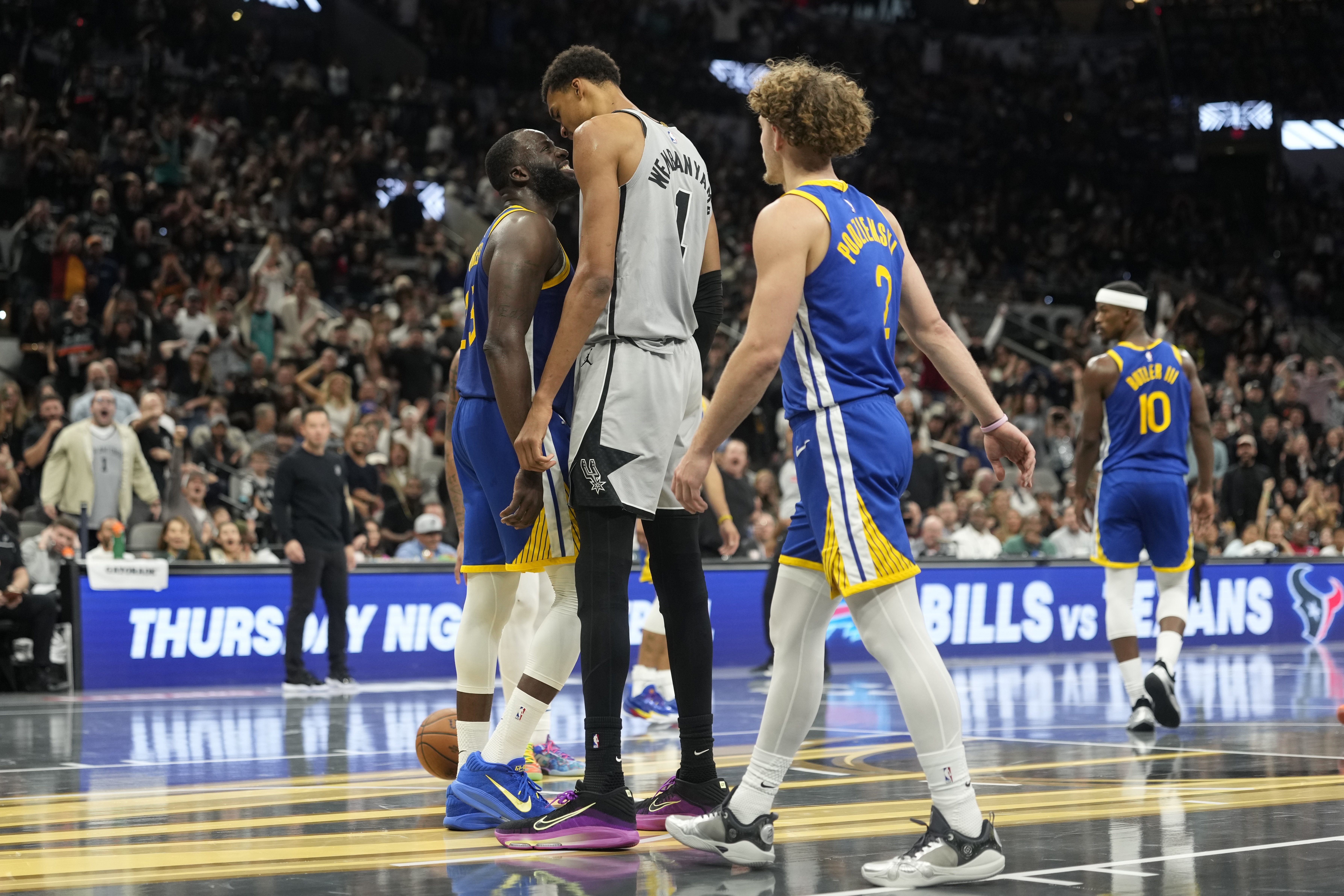 世界杯下注-西部第二VS残阵勇！ESPN预测明天胜率：马刺71.1% 勇士28.9%